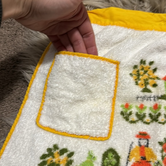 Vintage Apron - Picture 7 of 9